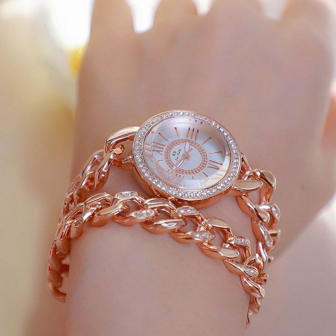 Chain Decoration Women's Bracelet Watch - LuxeBloom