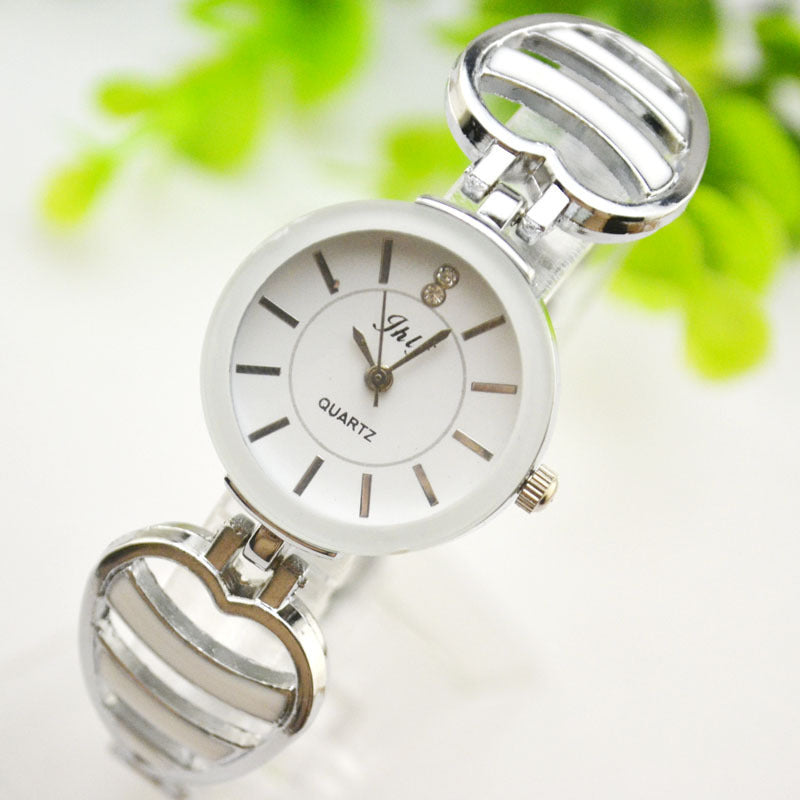 Waterproof bracelet quartz watch