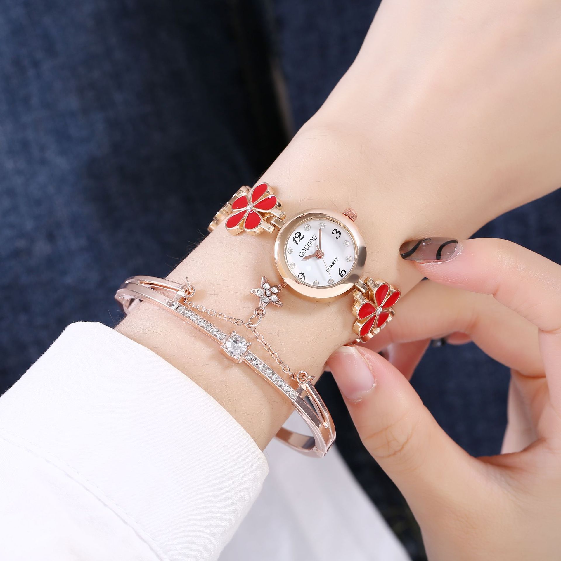 Women's Bracelet Watch Flower Disk Two-piece Bracelet Set - LuxeBloom