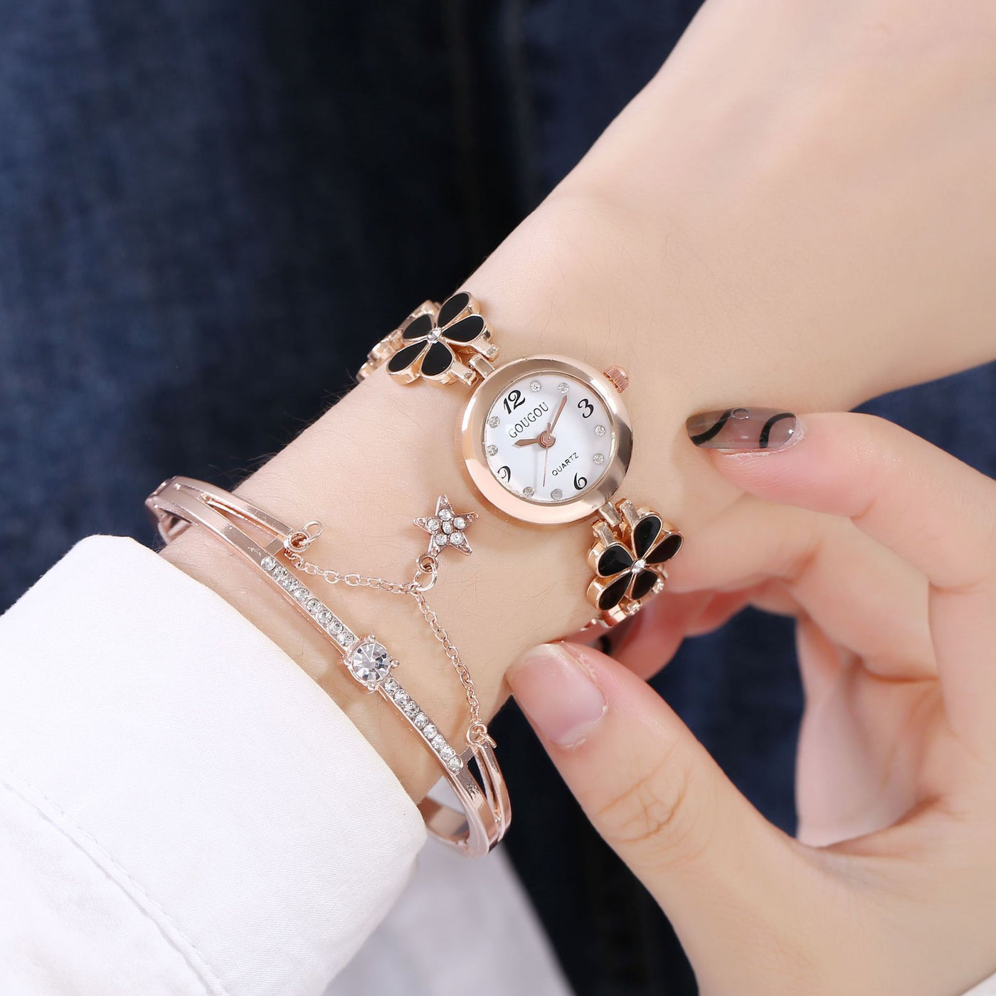 Women's Bracelet Watch Flower Disk Two-piece Bracelet Set