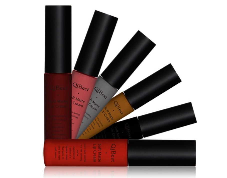 No fading lip gloss - LuxeBloom