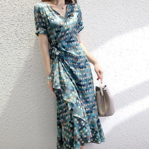 Feminine Looks Slim And Wears A French Floral Dress - LuxeBloom