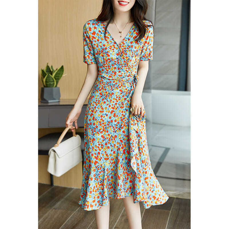 Feminine Looks Slim And Wears A French Floral Dress - LuxeBloom